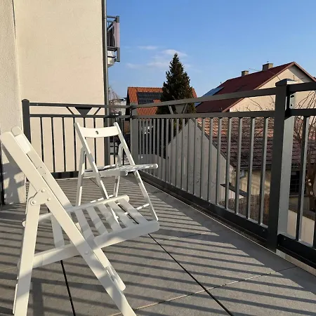 Διαμέρισμα 100 M2 Mit Balkon Und Parkplatz Gerasdorf bei Wien