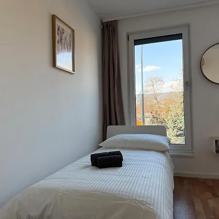 Διαμέρισμα 100 M2 Mit Balkon Und Parkplatz