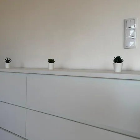 100 M2 Mit Balkon Und Parkplatz