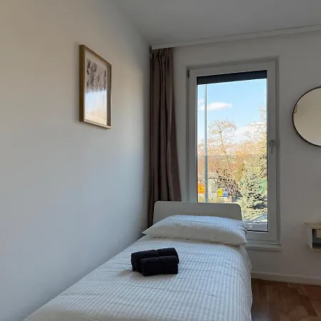 Διαμέρισμα 100 M2 Mit Balkon Und Parkplatz *