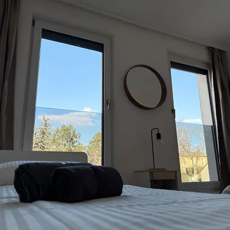 100 M2 Mit Balkon Und Parkplatz *