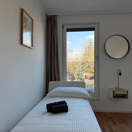 100 M2 Mit Balkon Und Parkplatz