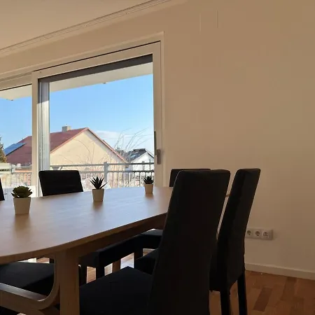 100 M2 Mit Balkon Und Parkplatz Gerasdorf bei Wien