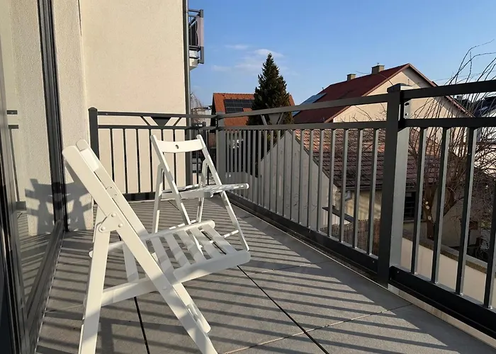 公寓 100 M2 Mit Balkon Und Parkplatz 维也纳附近格拉斯多夫