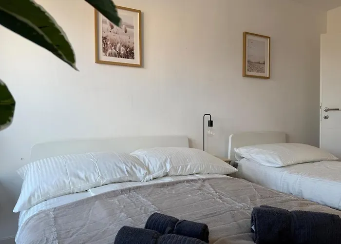 100 M2 Mit Balkon Und Parkplatz *