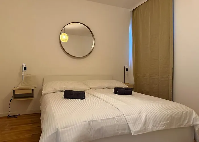 100 M2 Mit Balkon Und Parkplatz