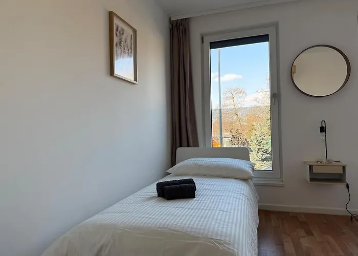 公寓 100 M2 Mit Balkon Und Parkplatz