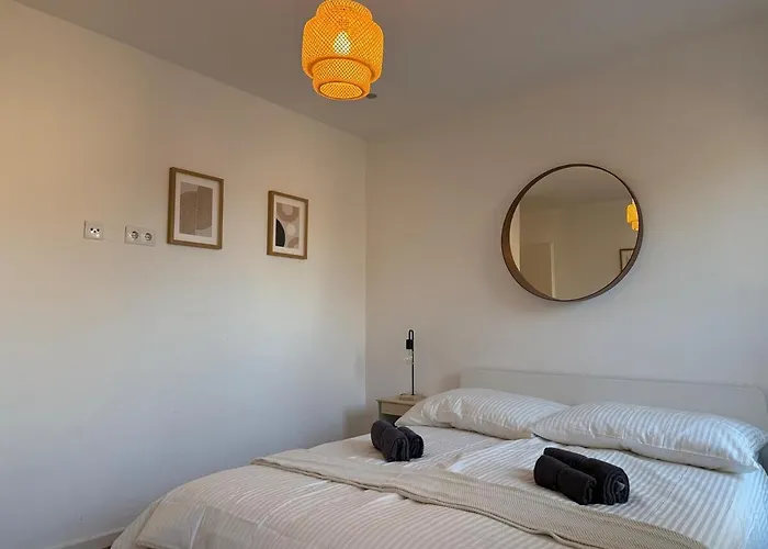 公寓 100 M2 Mit Balkon Und Parkplatz *