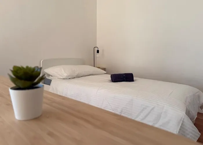 公寓 100 M2 Mit Balkon Und Parkplatz