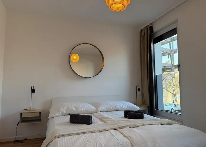 100 M2 Mit Balkon Und Parkplatz 维也纳附近格拉斯多夫