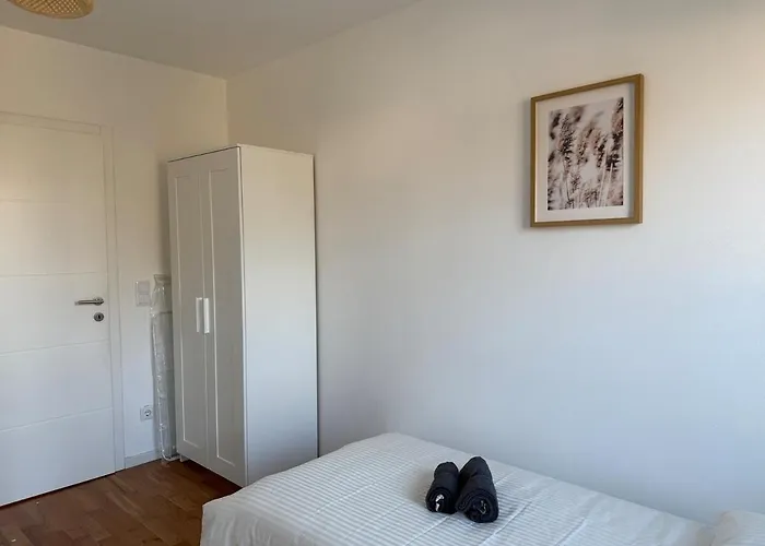 100 M2 Mit Balkon Und Parkplatz 维也纳附近格拉斯多夫