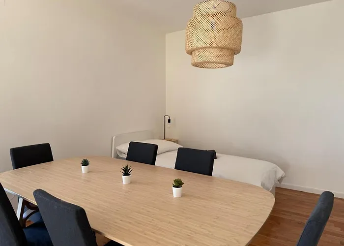 公寓 100 M2 Mit Balkon Und Parkplatz