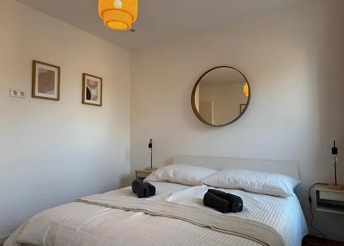 100 M2 Mit Balkon Und Parkplatz 公寓