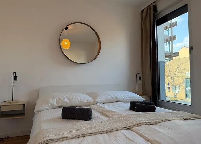 100 M2 Mit Balkon Und Parkplatz * 维也纳附近格拉斯多夫