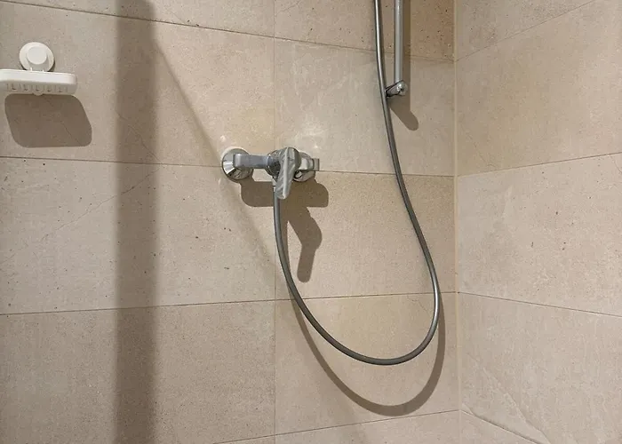 100 M2 Mit Balkon Und Parkplatz *